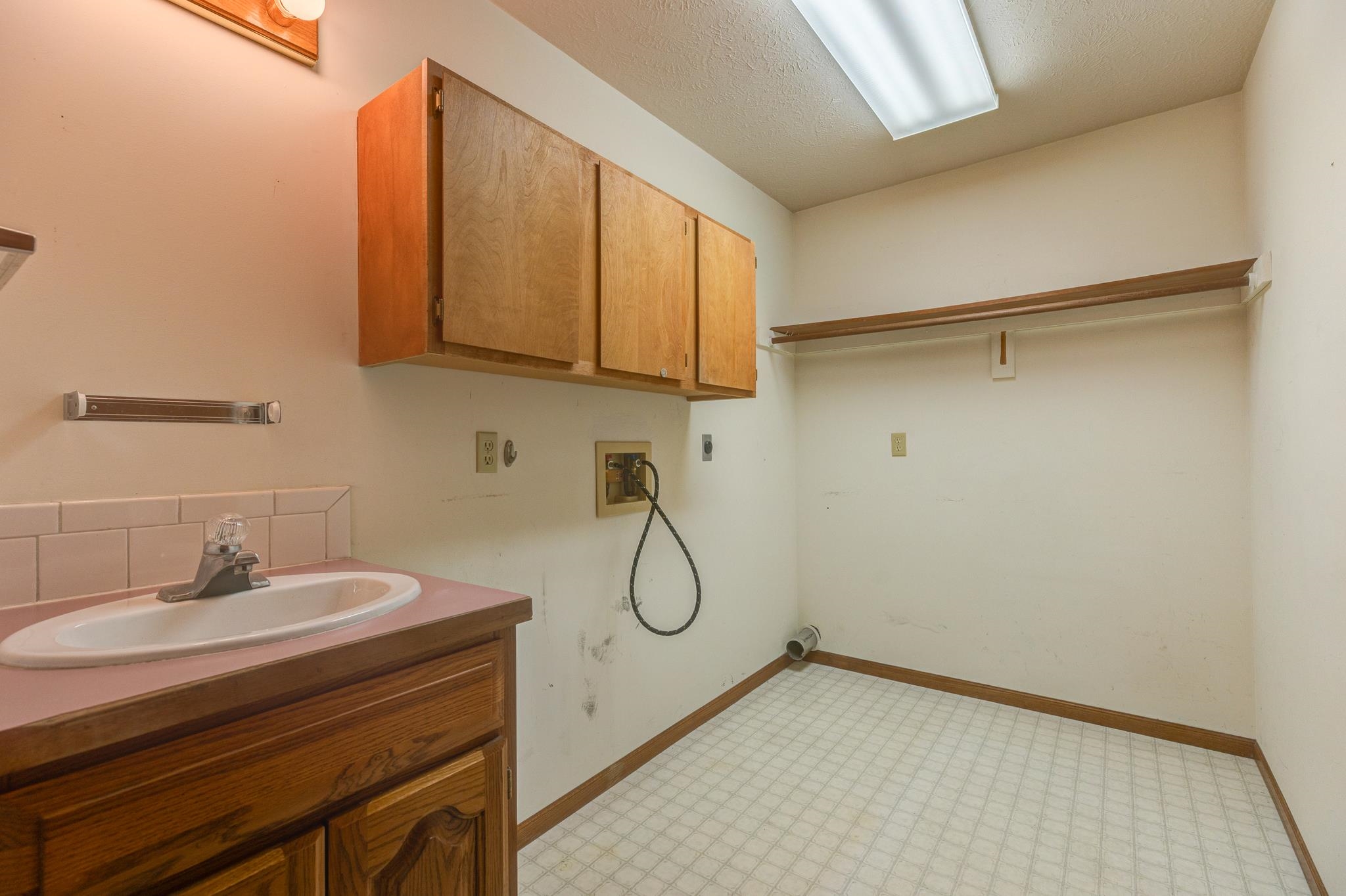 1402 Austin Cir, Salina, Kansas image 26