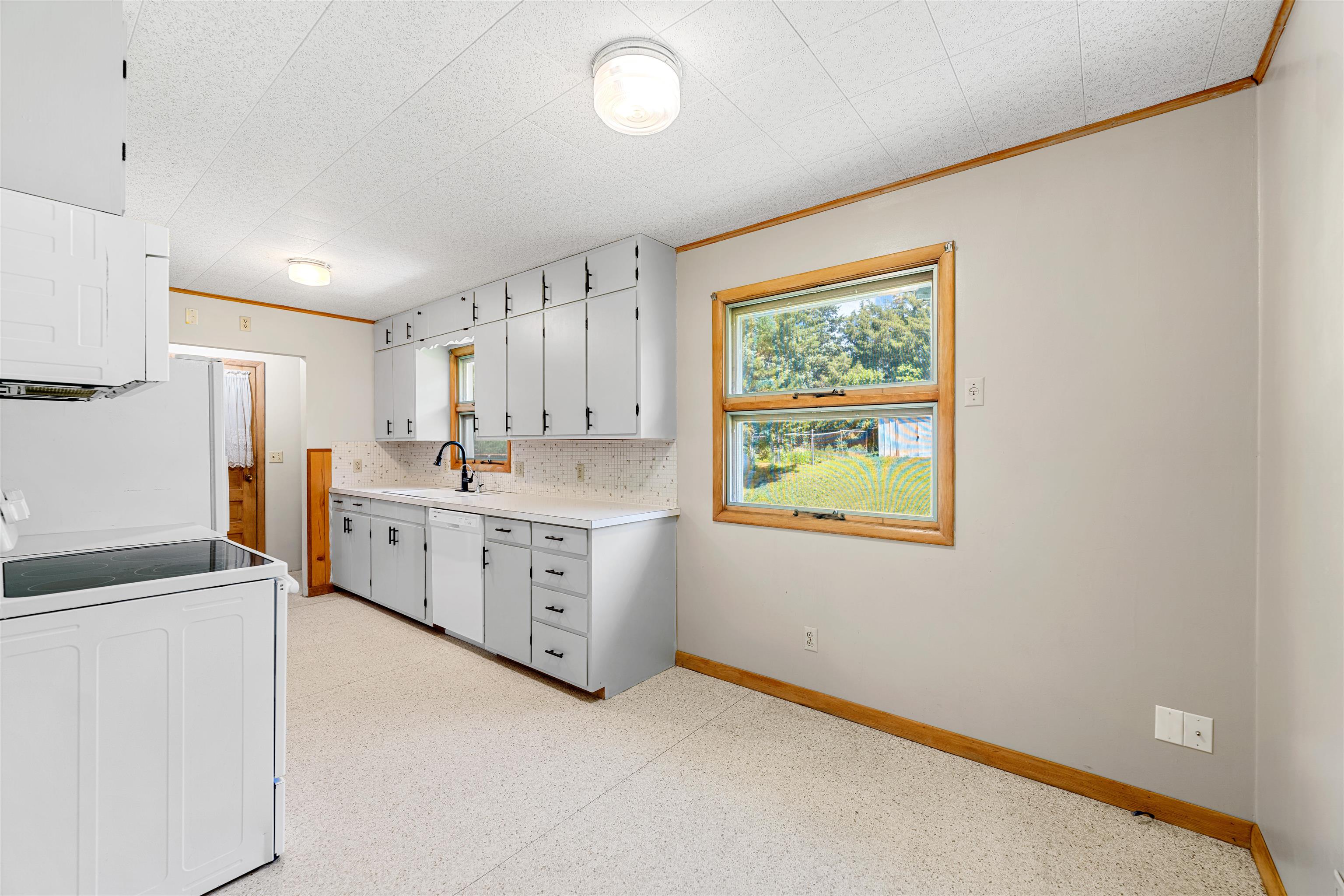 4881 E Country Club, Salina, Kansas image 6
