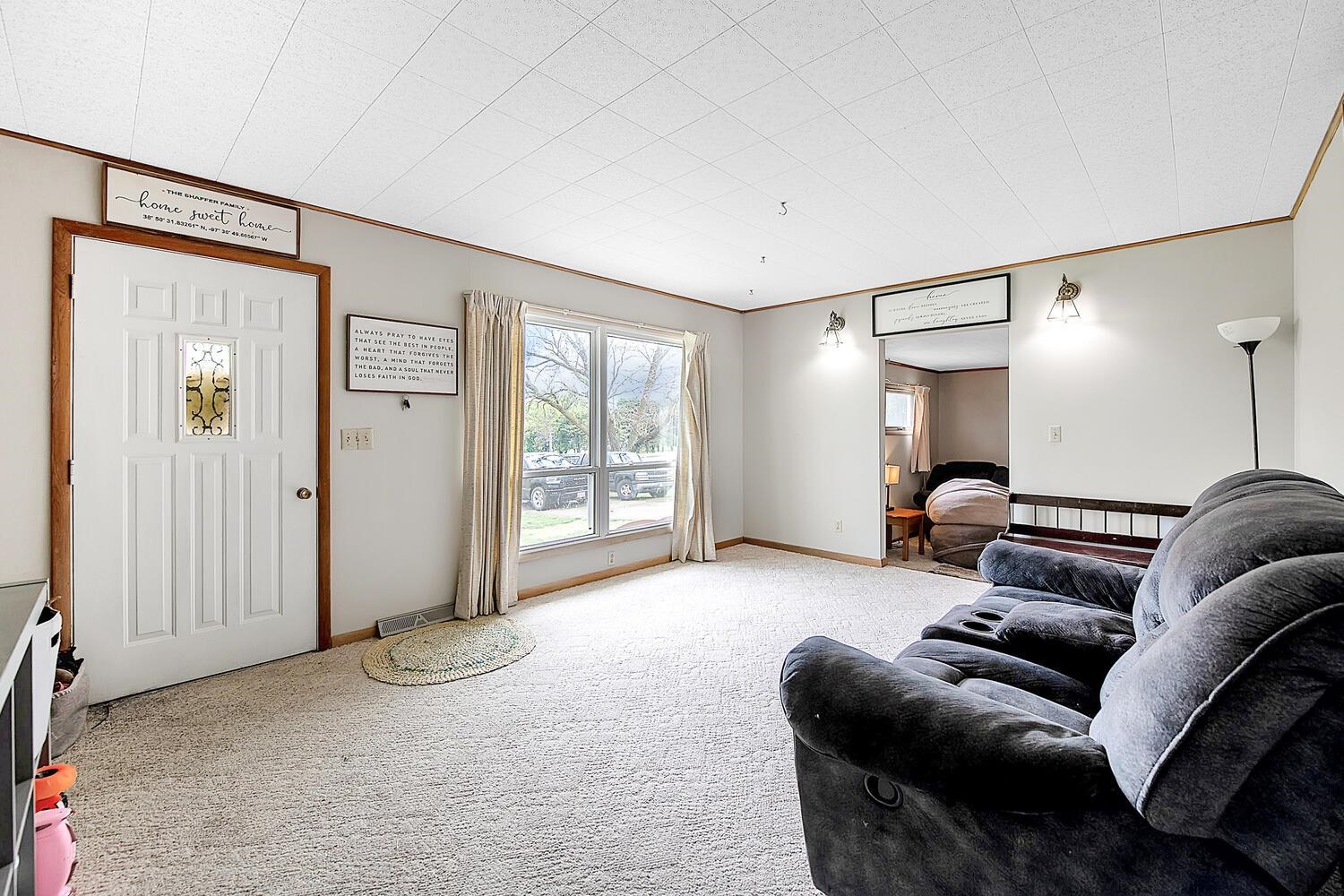 4881 E Country Club, Salina, Kansas image 6