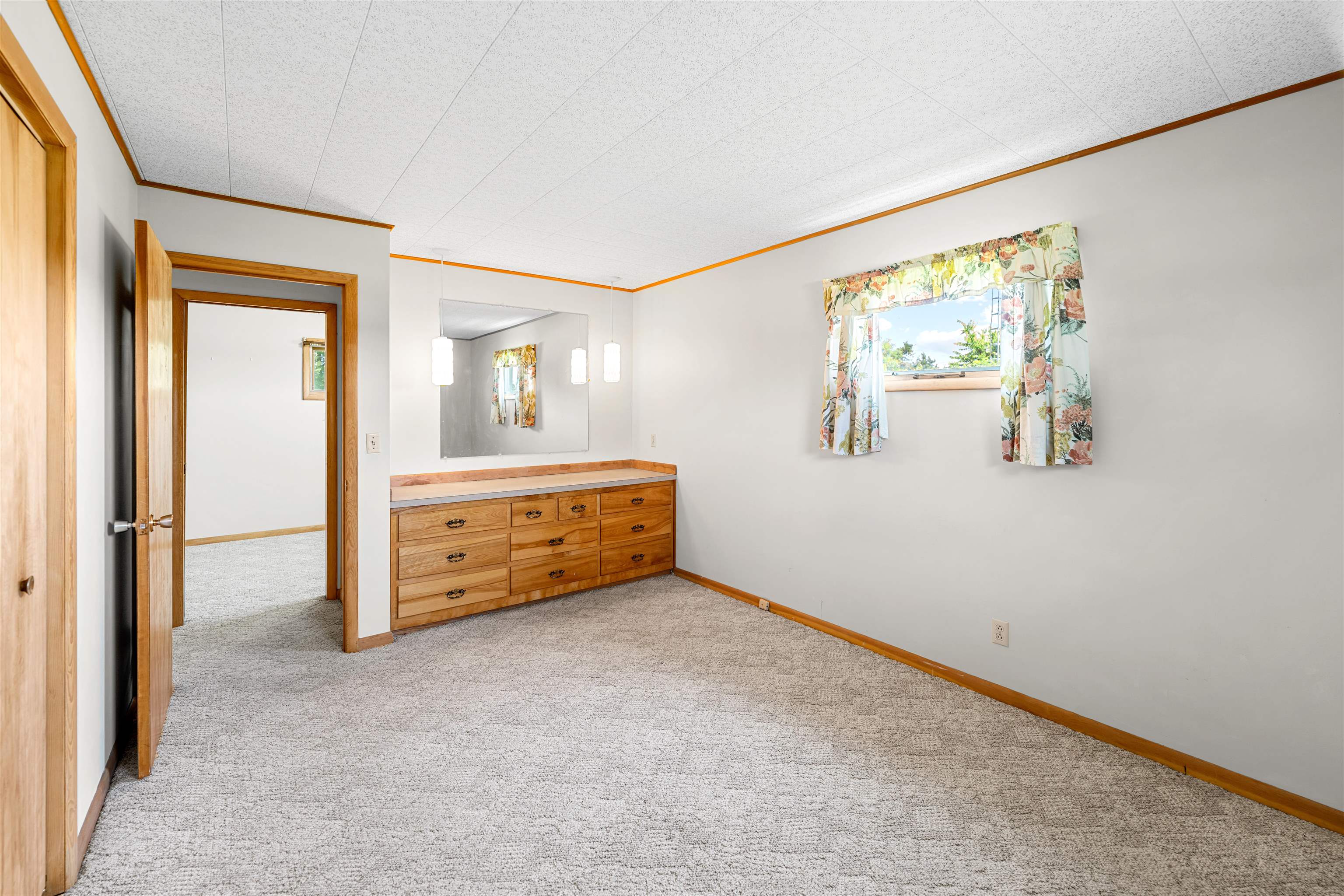 4881 E Country Club, Salina, Kansas image 14