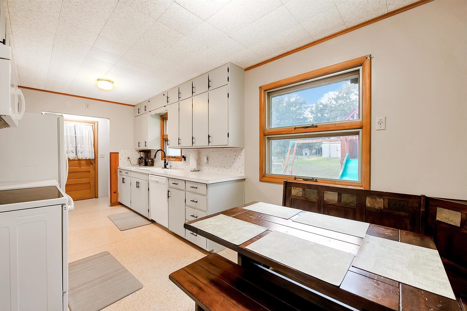 4881 E Country Club, Salina, Kansas image 10