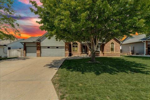 Homes For Sale - 400 E La Mesa St<br/> Sedgwick County, Derby, KS 67037