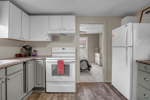 Tiny photo for 402 W 7th Ave, El Dorado, KS 67042 (MLS # 669274)