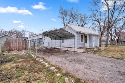 Tiny photo for 402 W 7th Ave, El Dorado, KS 67042 (MLS # 669274)