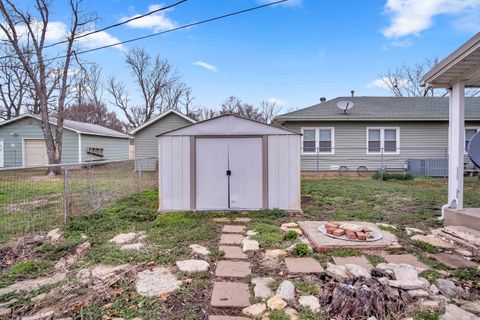 Tiny photo for 402 W 7th Ave, El Dorado, KS 67042 (MLS # 669274)