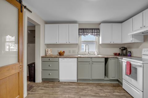 Tiny photo for 402 W 7th Ave, El Dorado, KS 67042 (MLS # 669274)