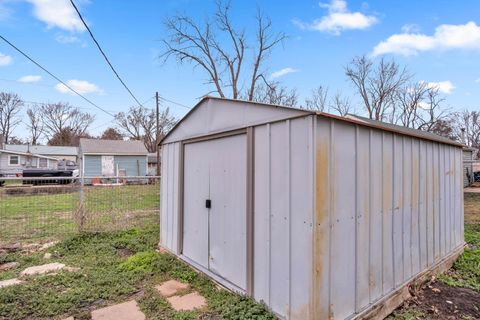 Tiny photo for 402 W 7th Ave, El Dorado, KS 67042 (MLS # 669274)