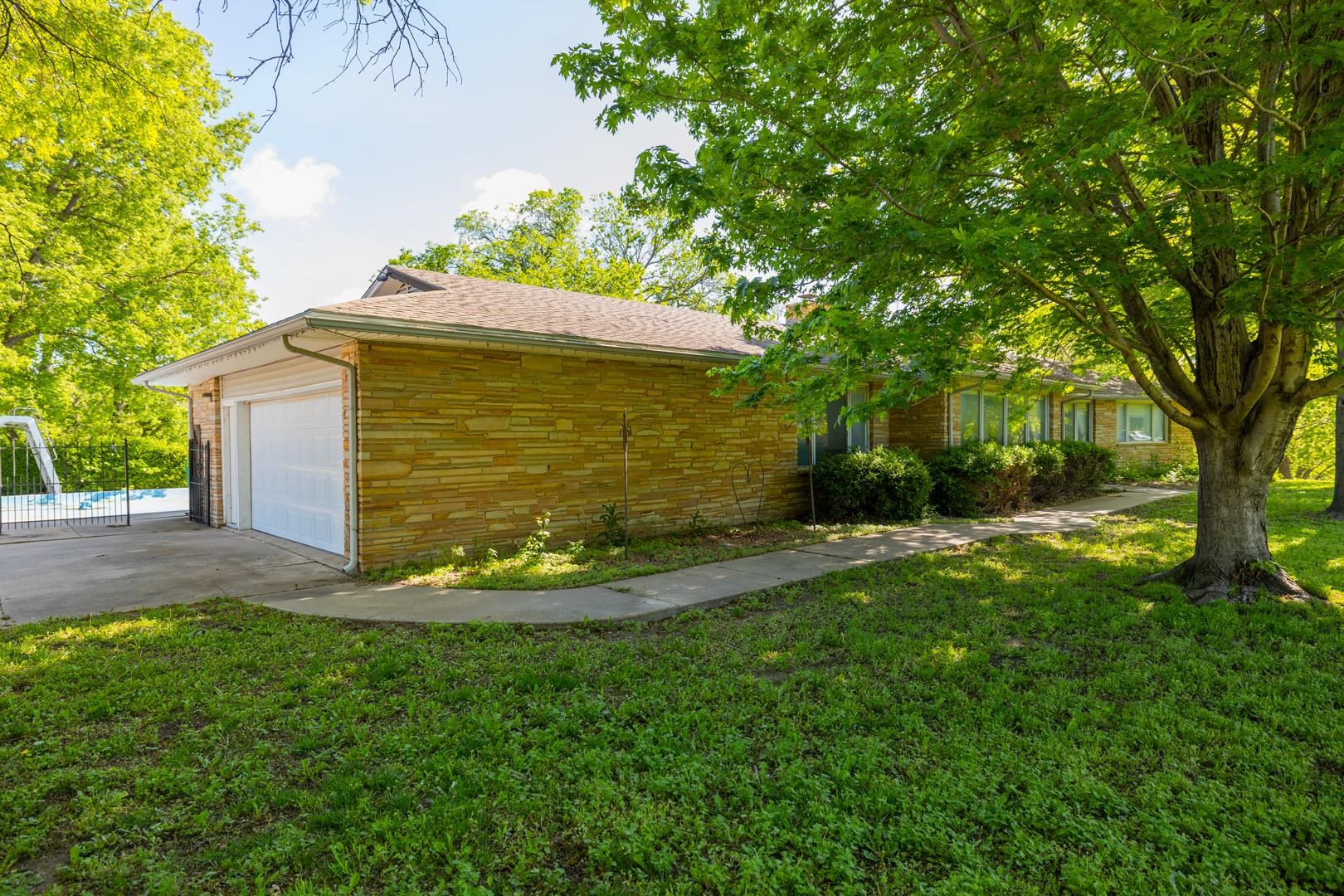 3700 Palos Verdes Cir, Valley Center, Kansas image 6