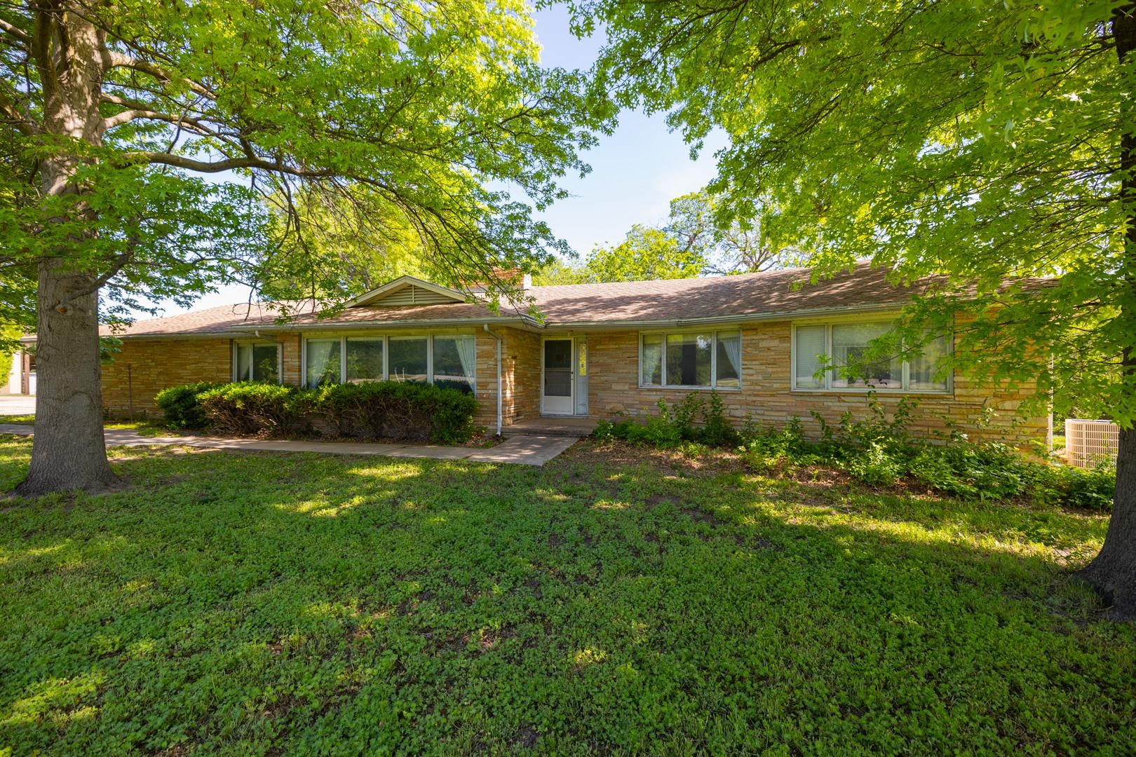 3700 Palos Verdes Cir, Valley Center, Kansas image 1