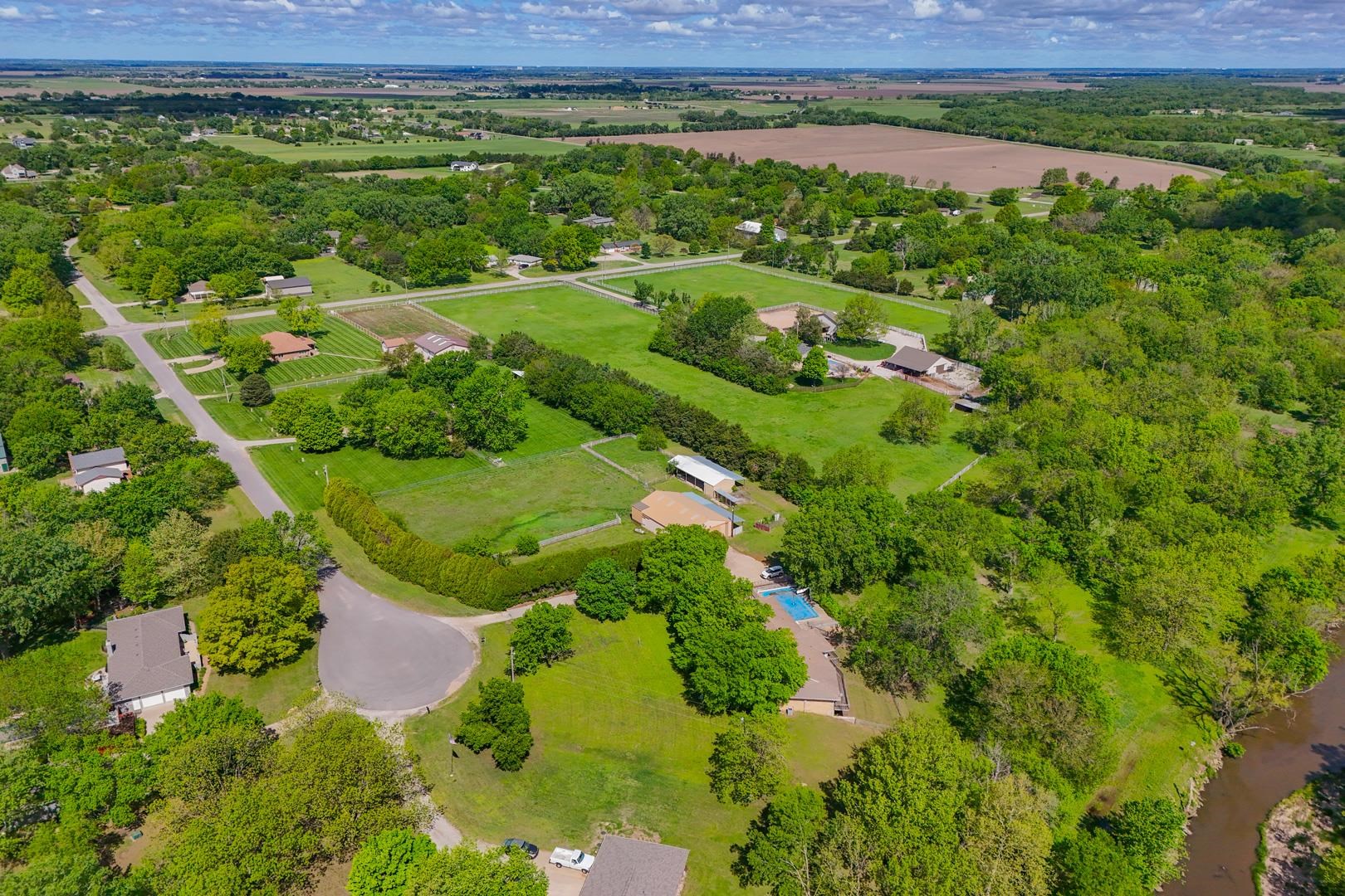 3700 Palos Verdes Cir, Valley Center, Kansas image 3