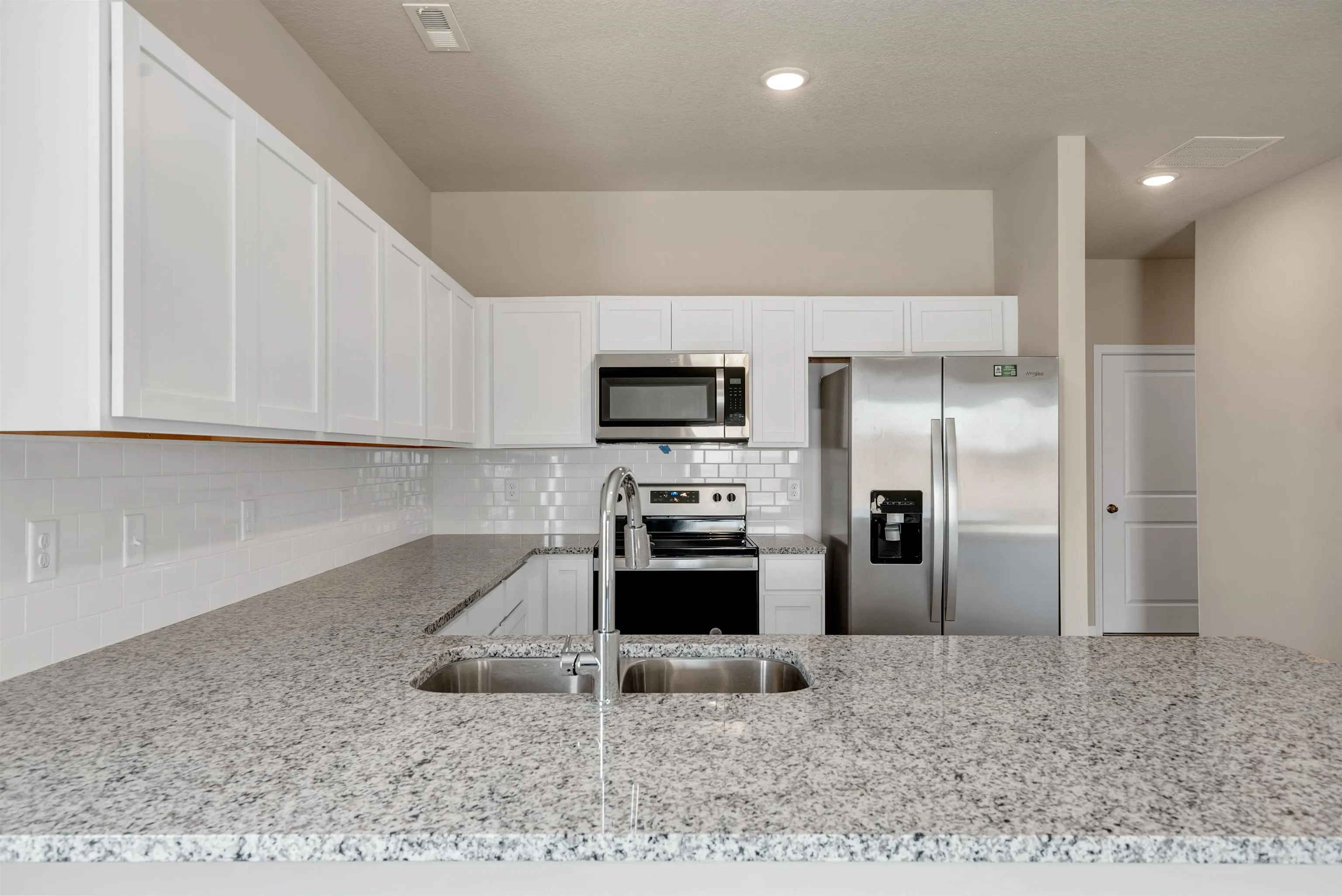 McPherson, Kansas 67460, United States, 4 Bedrooms Bedrooms, ,2 BathroomsBathrooms,Residential,Active,46605