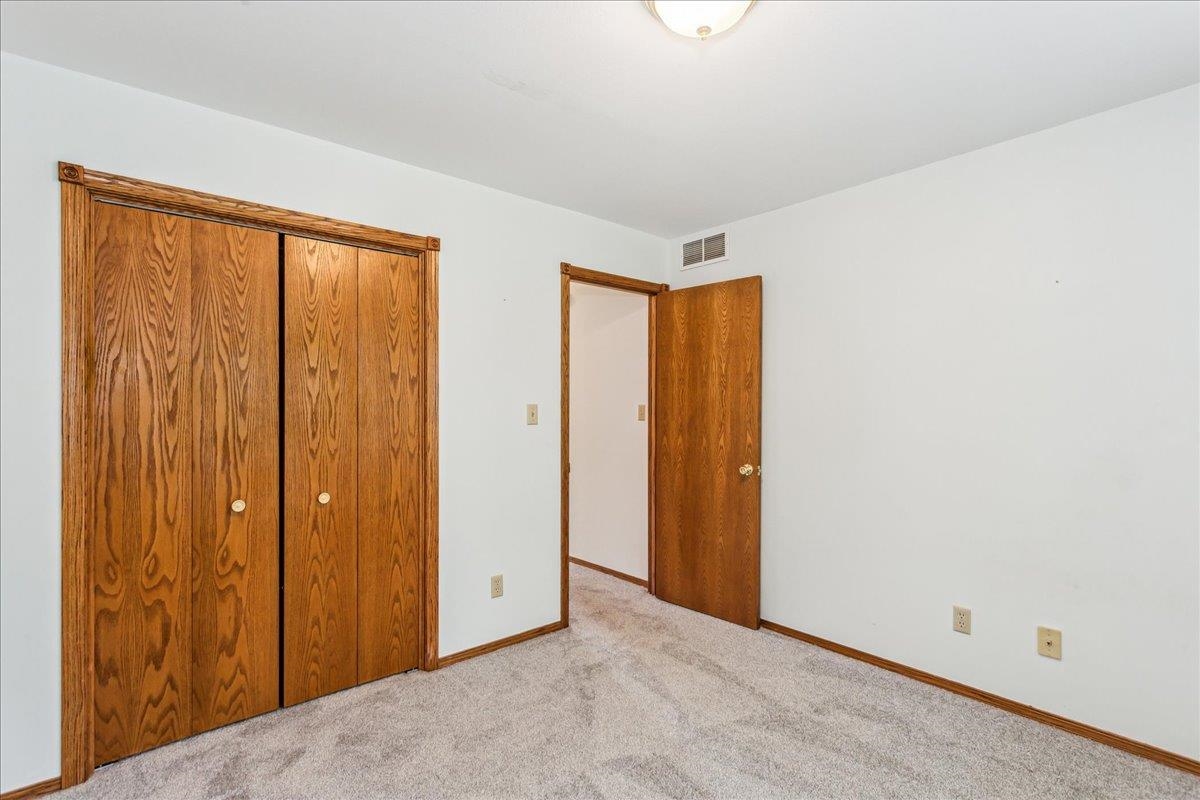 1102 E Rainbow Ct, Towanda, Kansas image 19