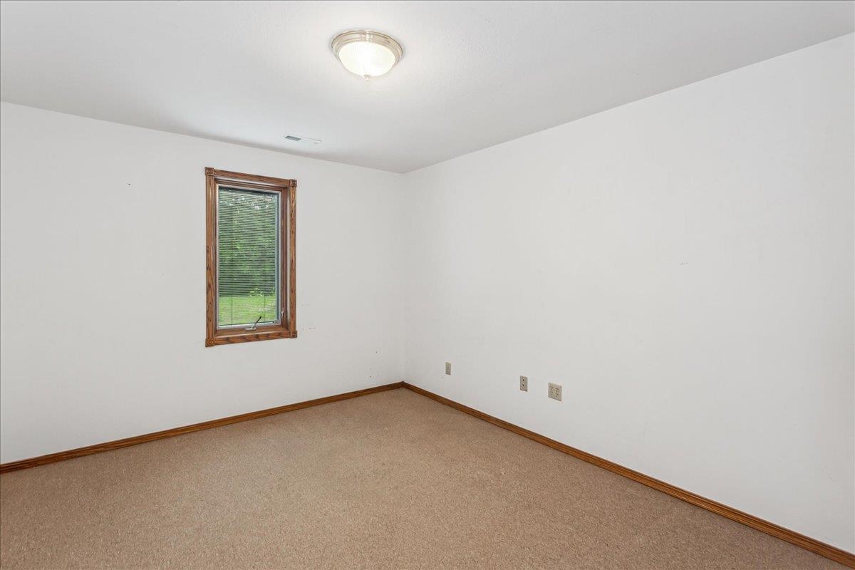 1102 E Rainbow Ct, Towanda, Kansas image 29