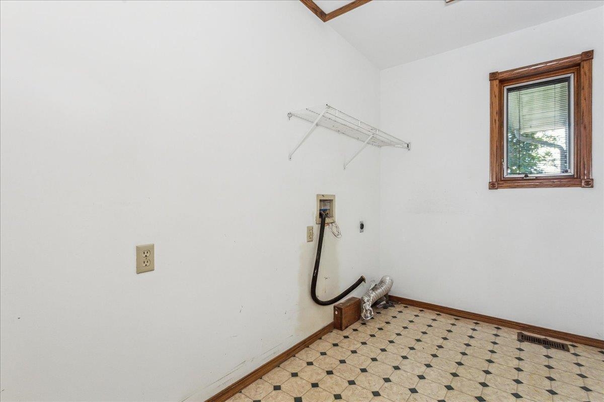 1102 E Rainbow Ct, Towanda, Kansas image 24