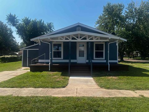 Homes For Sale - 925 N 1st St<br/> Cowley County, Arkansas City, KS 67005