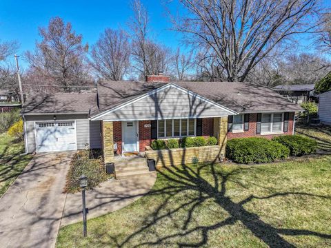 Homes For Sale - 736 Harvard Ave<br/> El Dorado, KS 67042