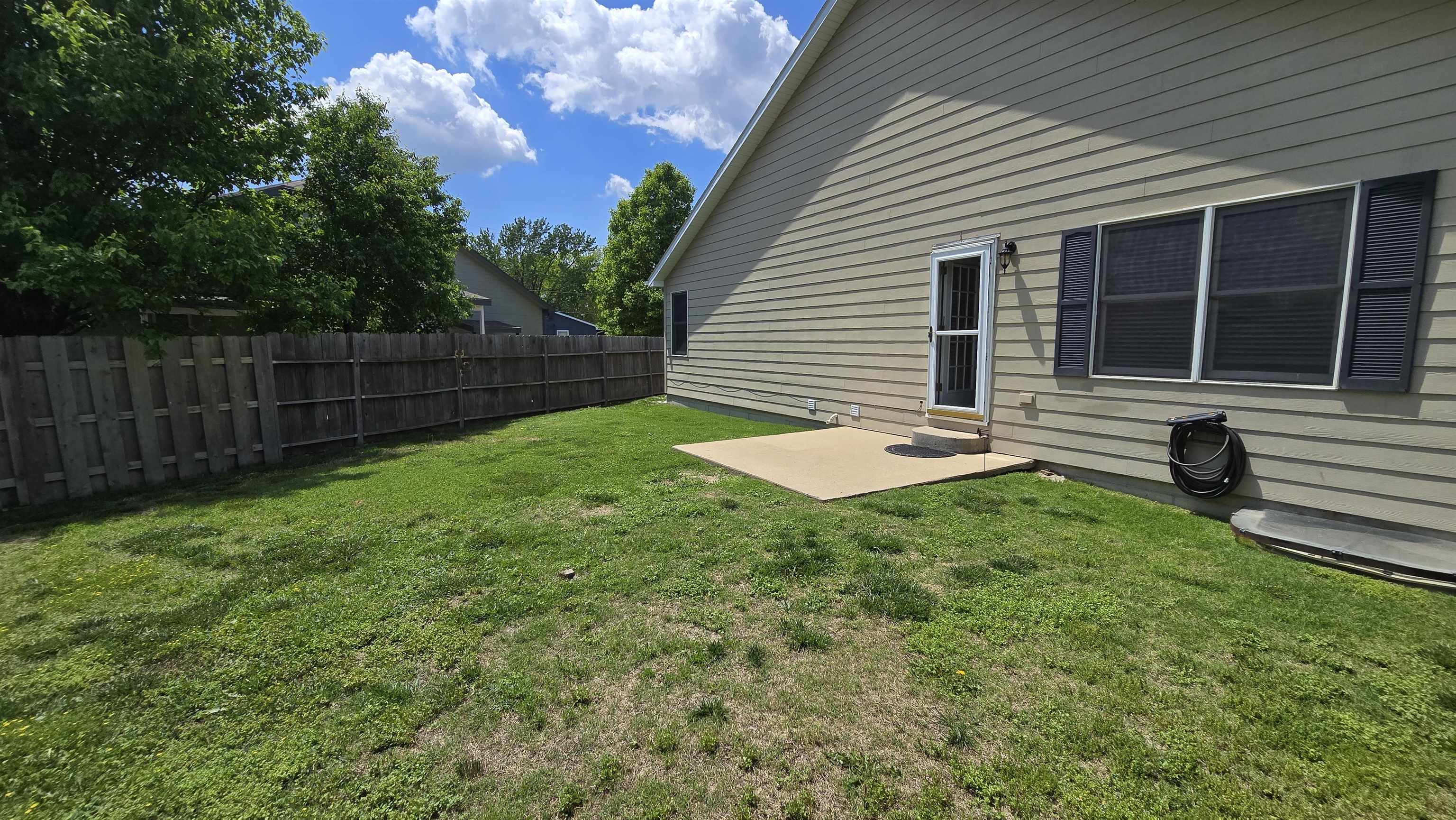 2142 Oxford Dr, Salina, Kansas image 2