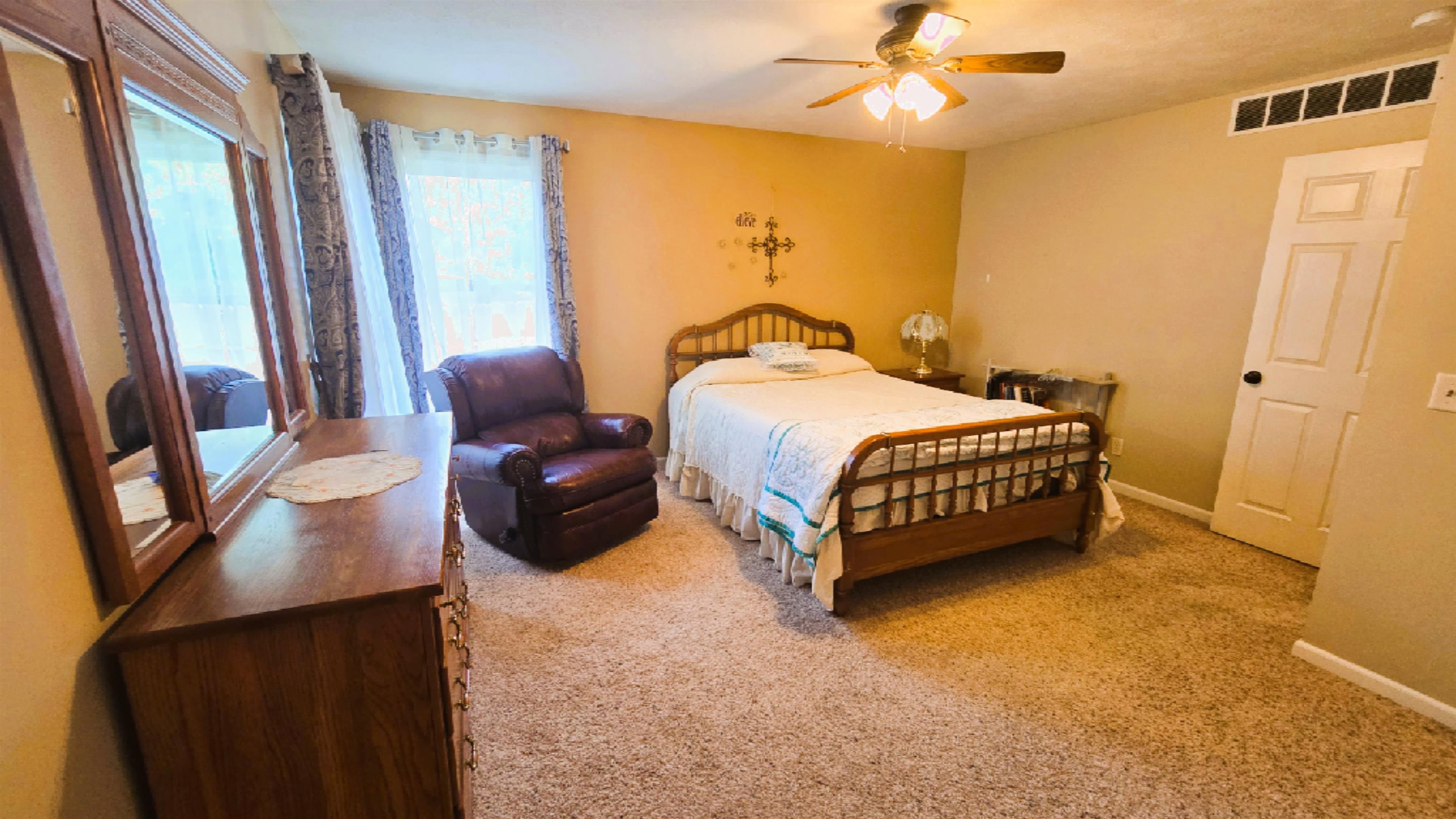 2142 Oxford Dr, Salina, Kansas image 9