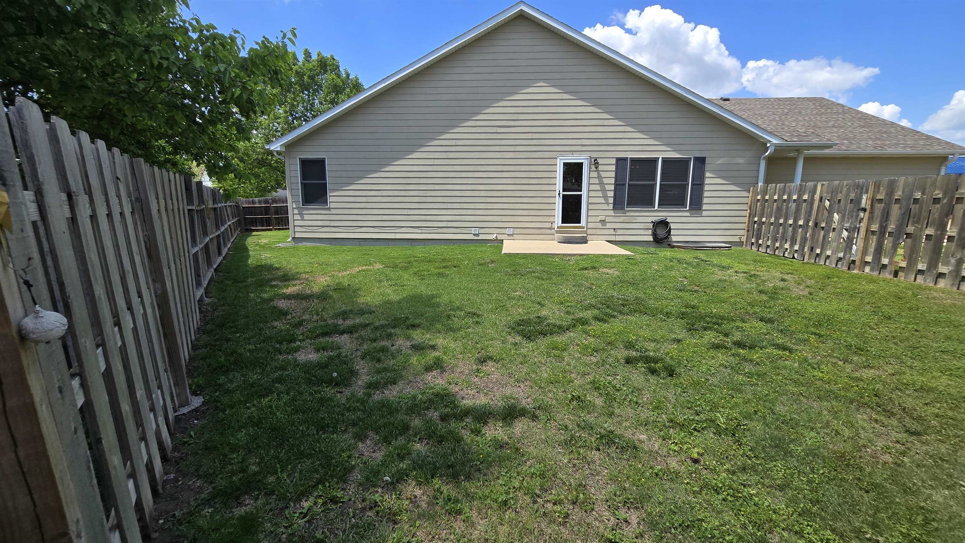 2142 Oxford Dr, Salina, Kansas image 3