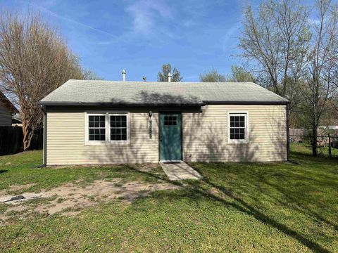 Homes For Sale - 5038 S Meadowview Ave<br/> Sedgwick County, Wichita, KS 67216