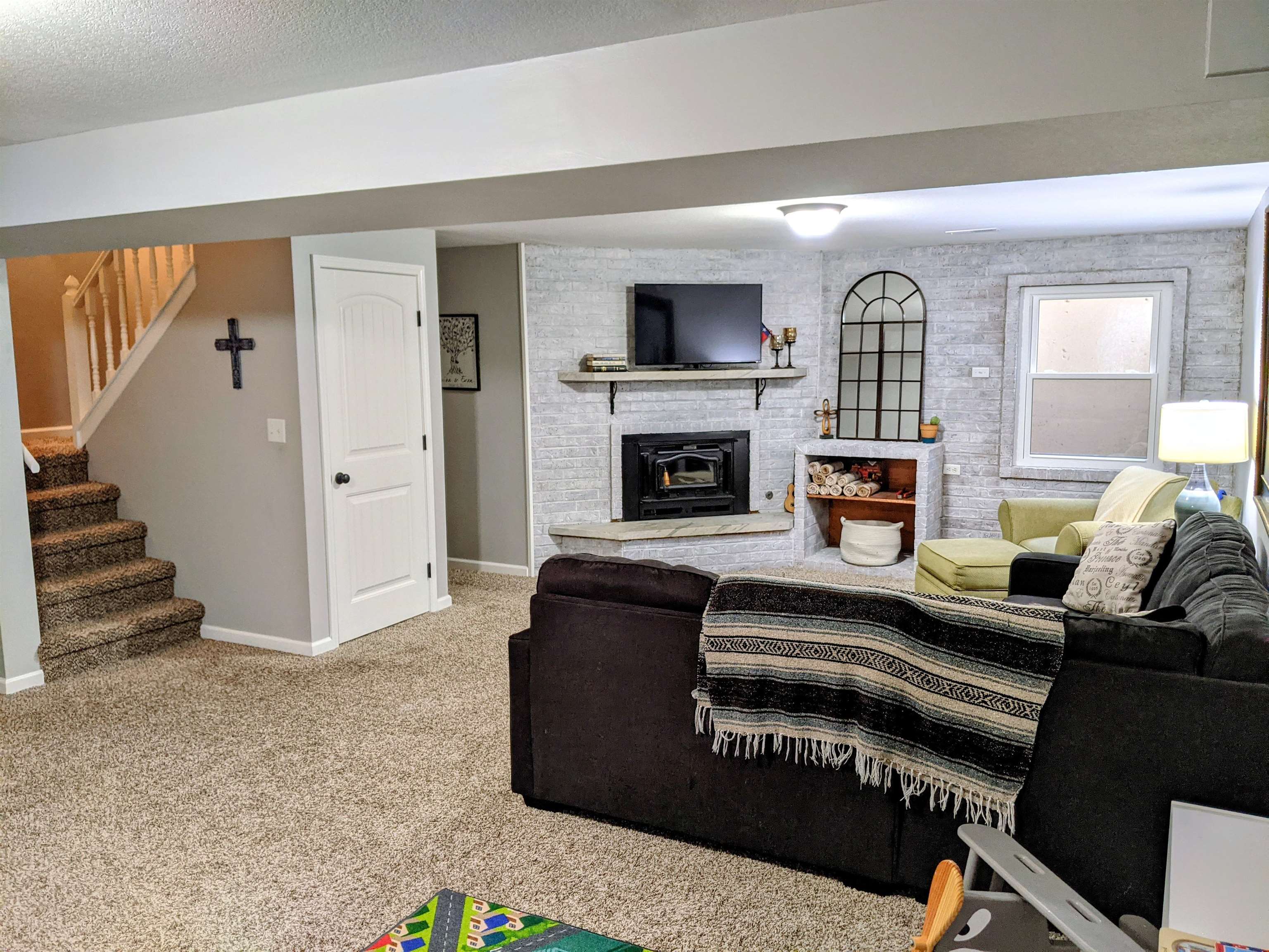 425 E Birchwood Rd, Derby, Virginia image 14