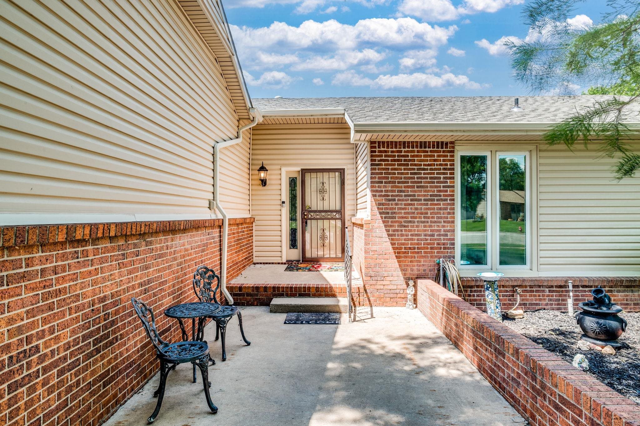 8310 W 2nd St N St, Wichita, Virginia image 2