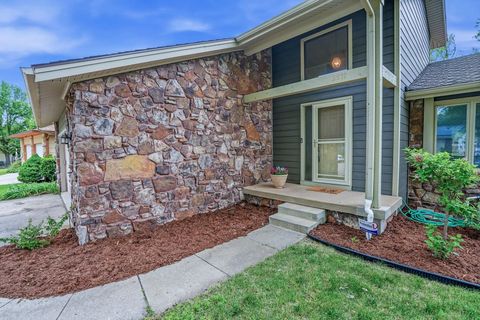Homes For Sale - 2511 Glacier Dr<br/> Wichita, KS 67215