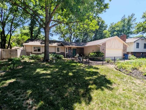 Photo of 1108 E James St, Derby, KS 67037 (MLS # 672991)