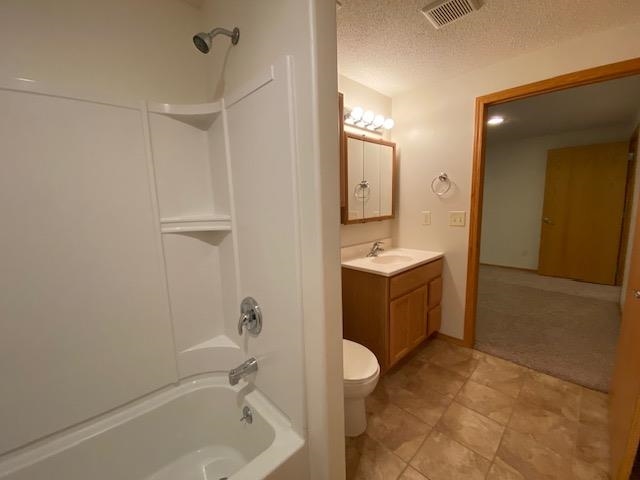 3001 Cottonwood Hill Dr, Newton, Kansas image 27