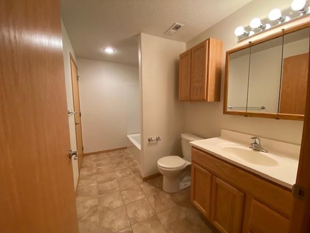 3001 Cottonwood Hill Dr, Newton, Kansas image 28