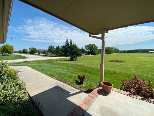 3001 Cottonwood Hill Dr, Newton, Kansas image 3