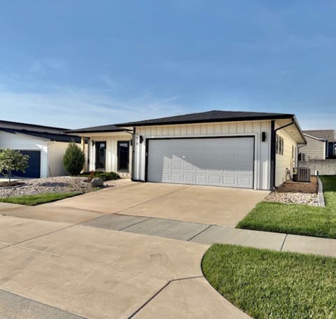 Townhouse For Sale - 9618 E Annabelle St<br/> Wichita, KS 67207