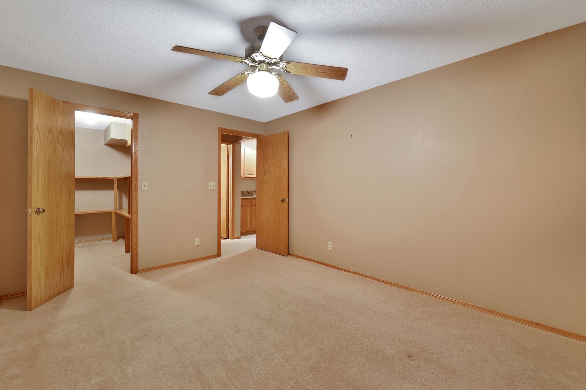 2518 N Amarado St, Wichita, Kansas image 29