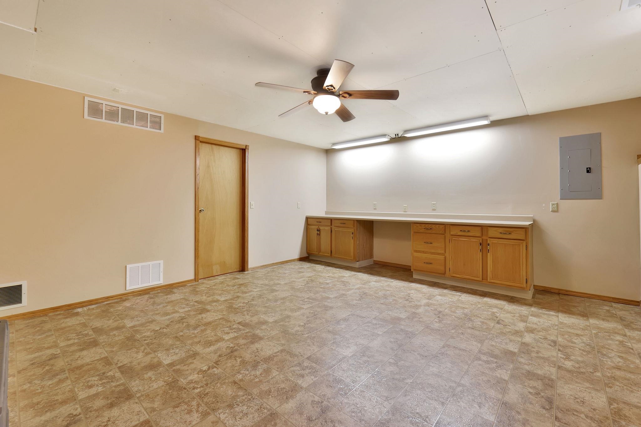 2518 N Amarado St, Wichita, Kansas image 31