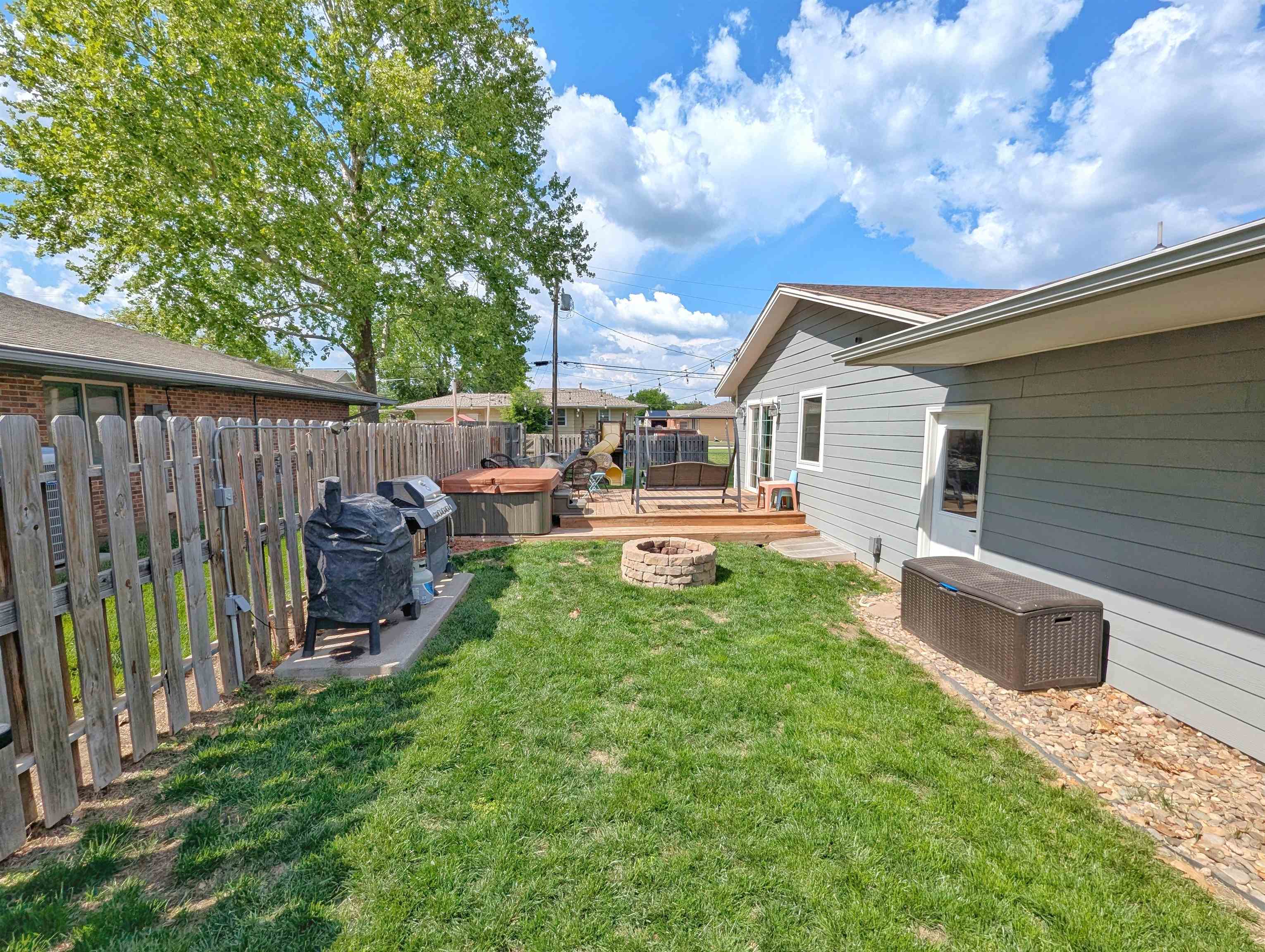 2023 Lynwood Dr, Salina, Kansas image 4