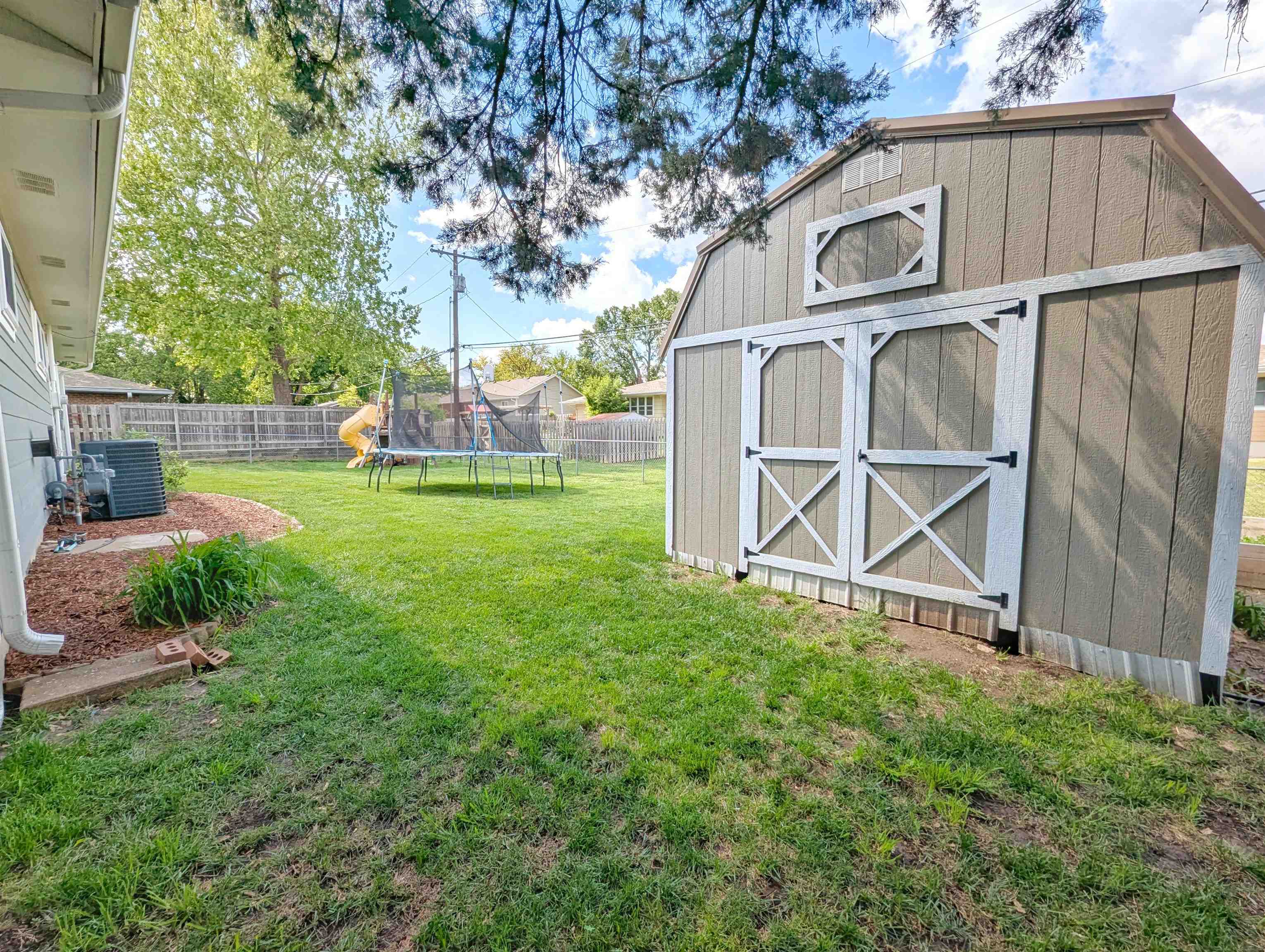 2023 Lynwood Dr, Salina, Kansas image 5