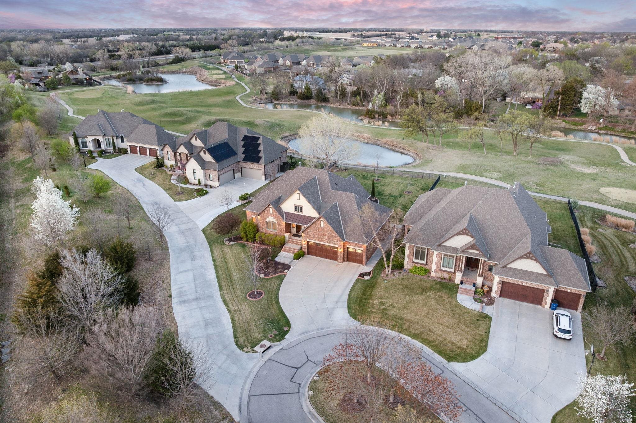 538 N Belle Terre Cir, Wichita, Kansas image 2