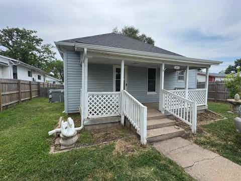 Homes For Sale - 305 N Mccabe St<br/> Cowley County, Winfield, KS 67156