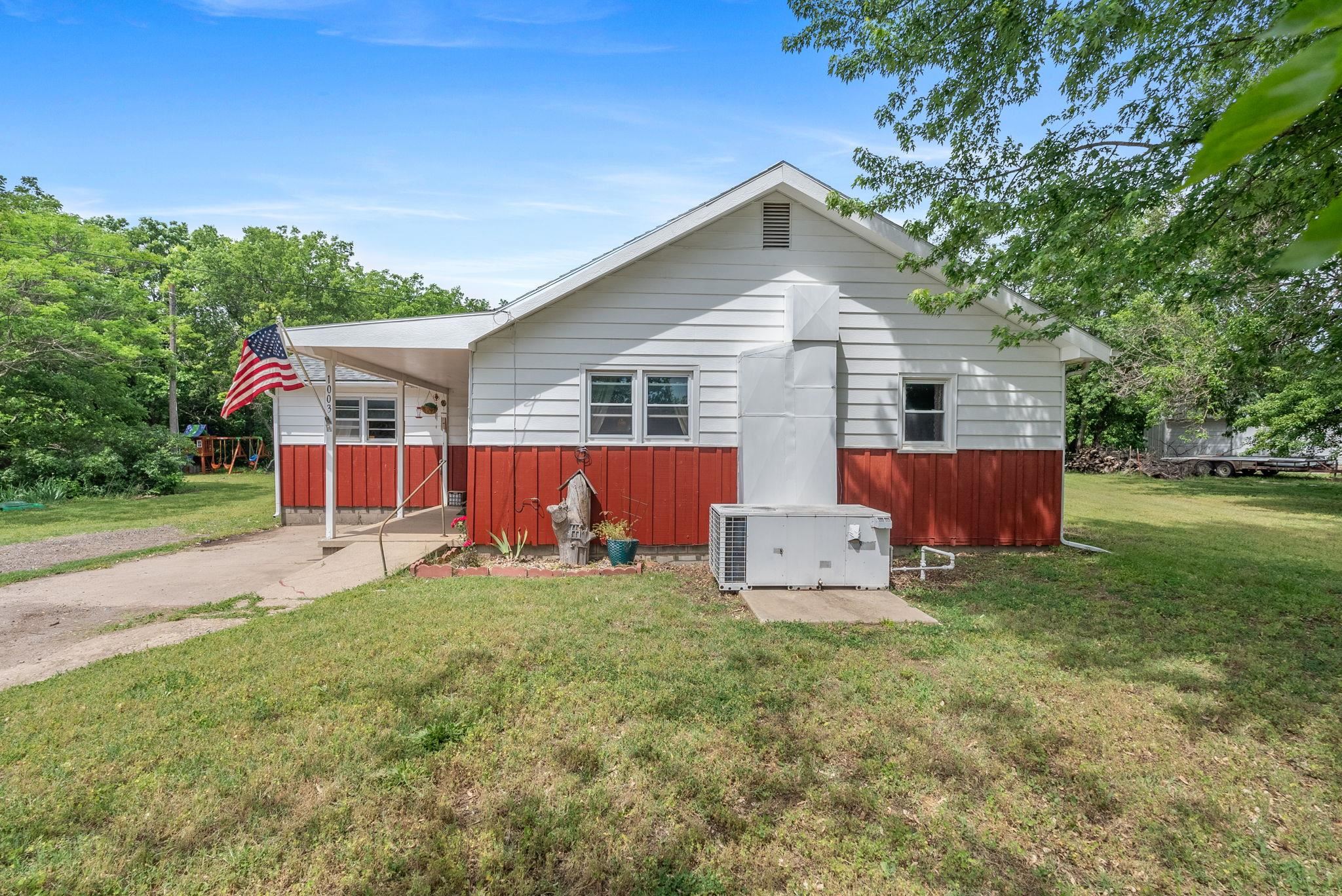 1003 N Olive St, Leon, Kansas image 3