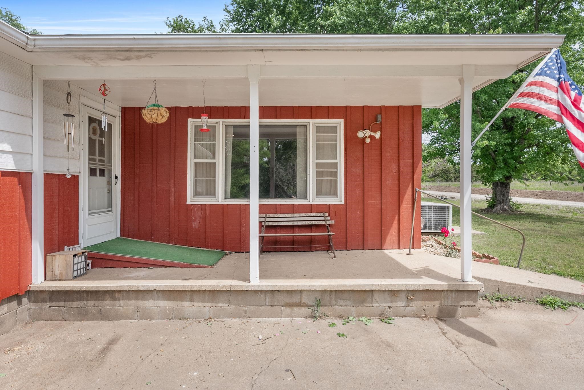 1003 N Olive St, Leon, Kansas image 2