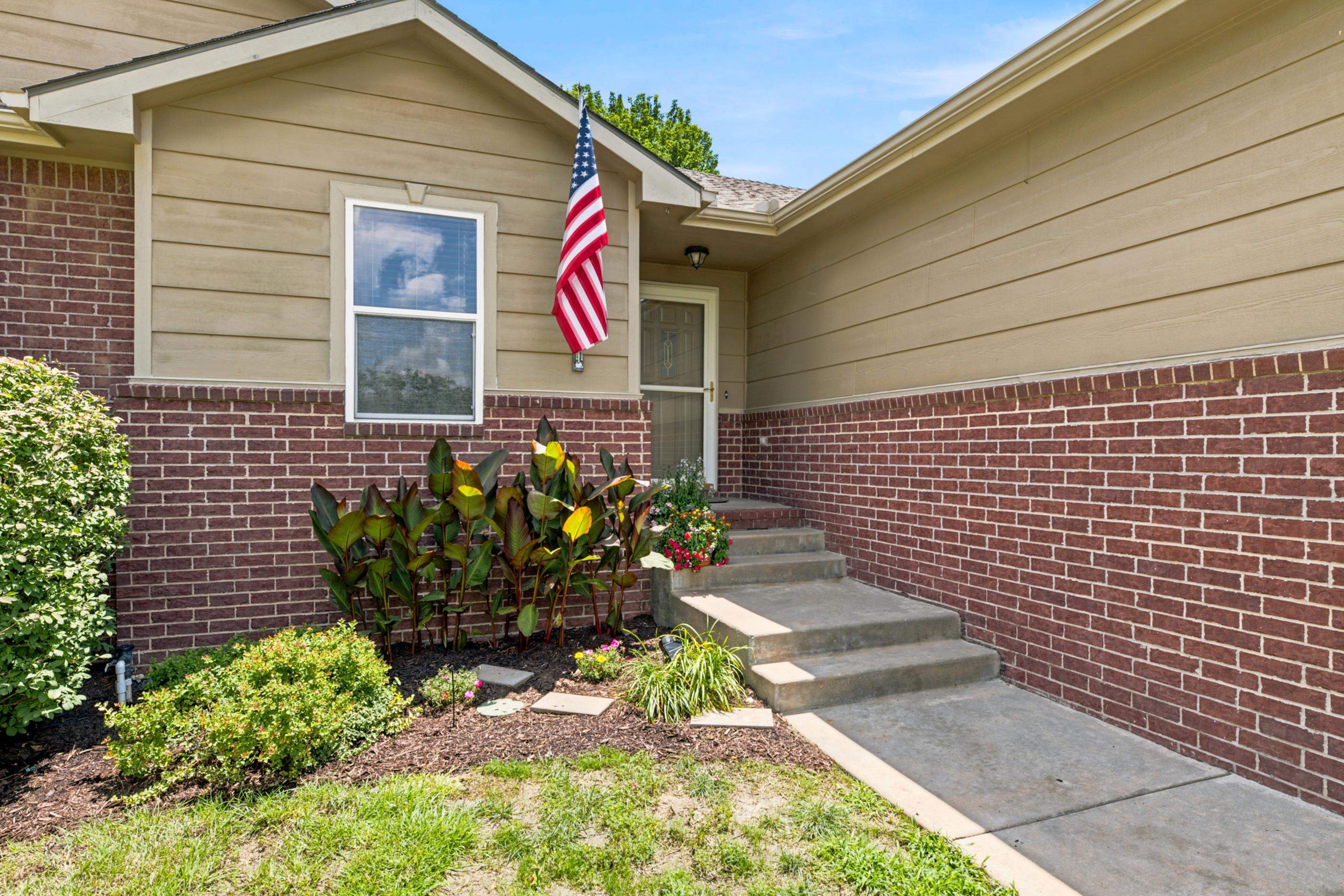 2635 E Sunnyslope
