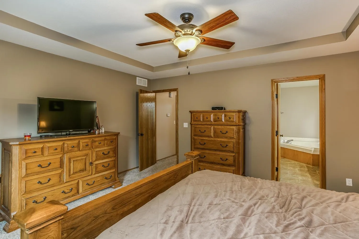 Derby, Kansas 67037, United States, 4 Bedrooms Bedrooms, ,3 BathroomsBathrooms,Residential,Pending,53942