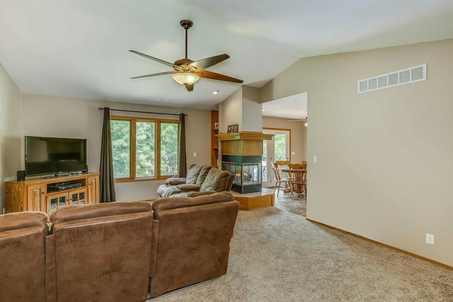 Derby, Kansas 67037, United States, 4 Bedrooms Bedrooms, ,3 BathroomsBathrooms,Residential,Pending,53942