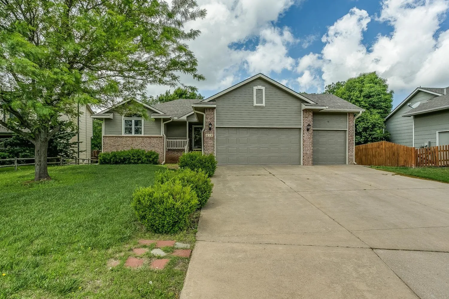 Derby, Kansas 67037, United States, 4 Bedrooms Bedrooms, ,3 BathroomsBathrooms,Residential,Pending,53942