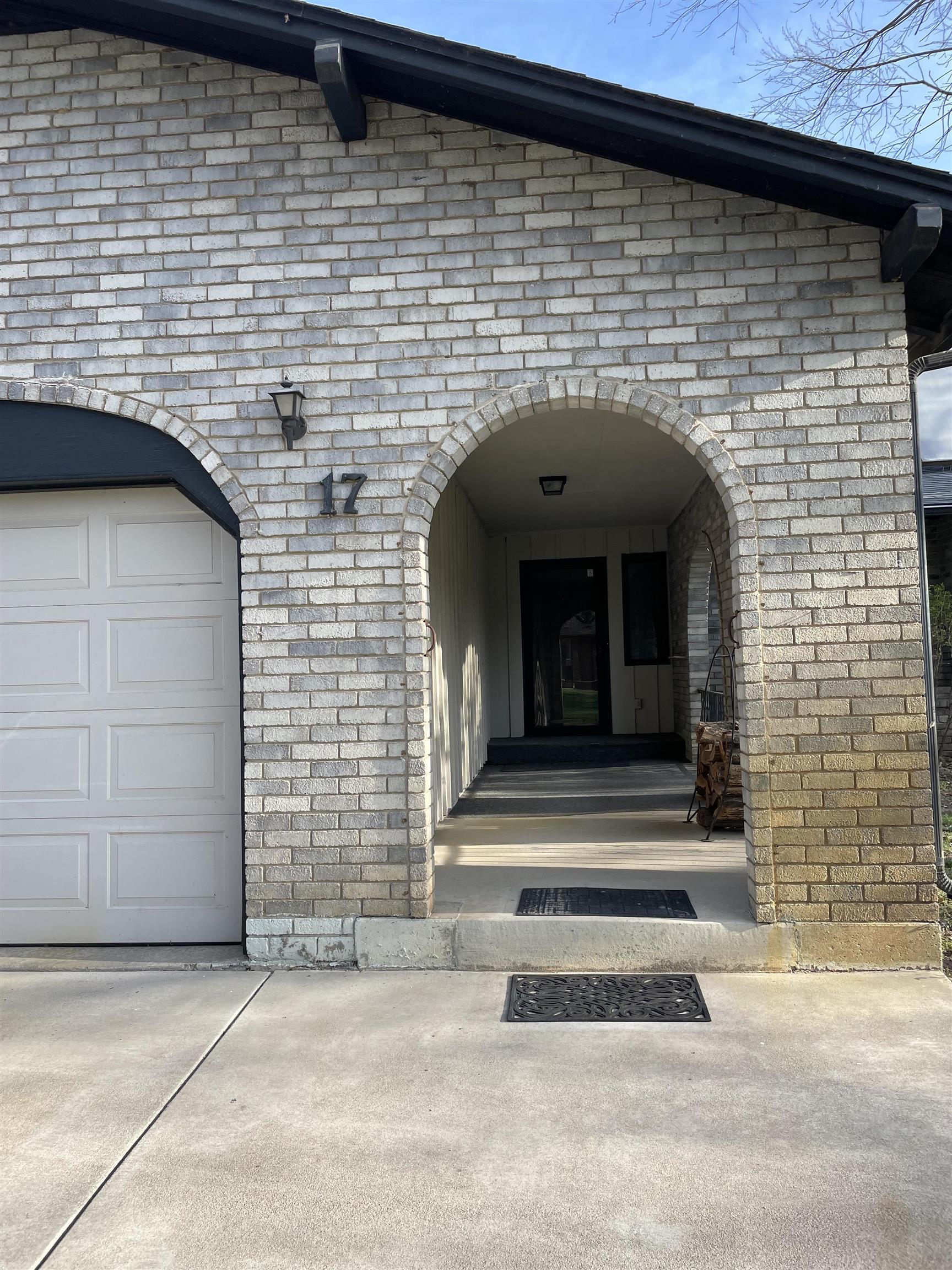 Halstead, Kansas 67056, United States, 4 Bedrooms Bedrooms, ,3 BathroomsBathrooms,Residential,Pending,61164