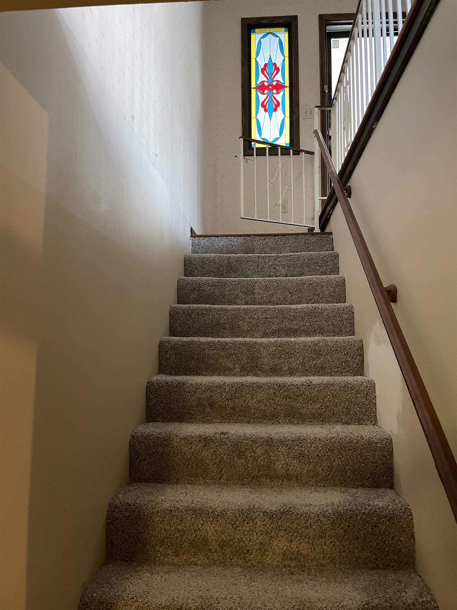 Halstead, Kansas 67056, United States, 4 Bedrooms Bedrooms, ,3 BathroomsBathrooms,Residential,Pending,61164