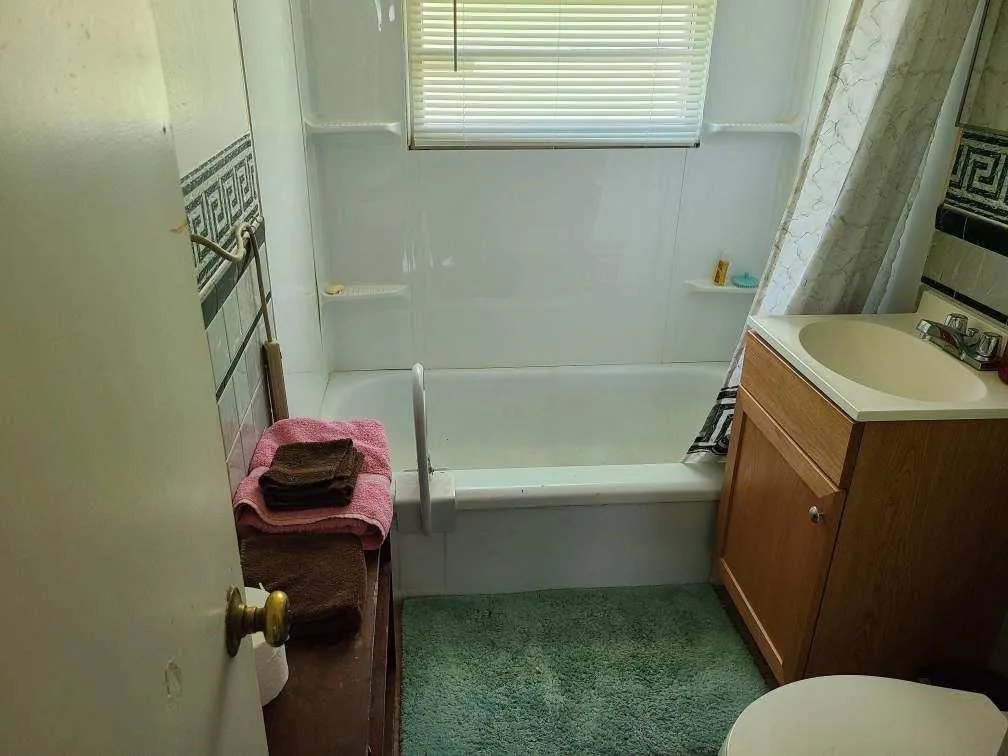 Winfield, Kansas 67156, United States, 3 Bedrooms Bedrooms, ,1 BathroomBathrooms,Residential,Pending,203880