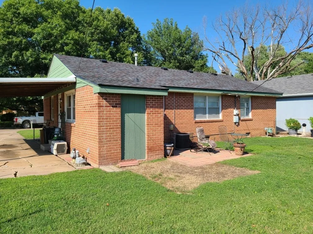 Winfield, Kansas 67156, United States, 3 Bedrooms Bedrooms, ,1 BathroomBathrooms,Residential,Pending,203880