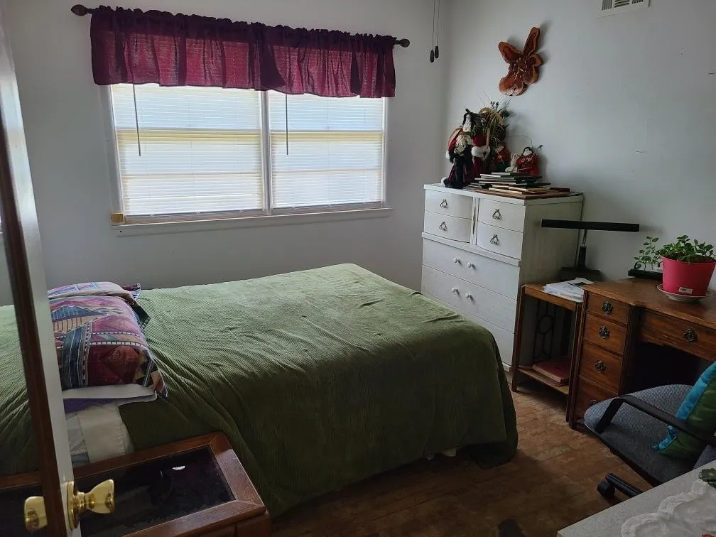 Winfield, Kansas 67156, United States, 3 Bedrooms Bedrooms, ,1 BathroomBathrooms,Residential,Pending,203880