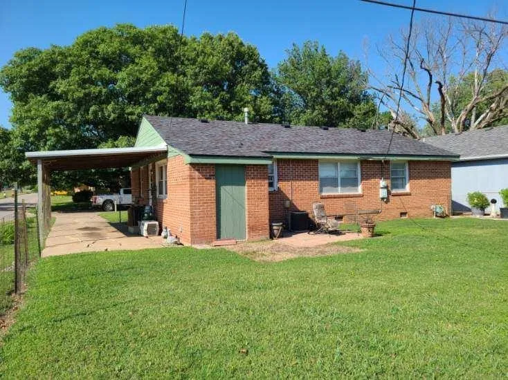 Winfield, Kansas 67156, United States, 3 Bedrooms Bedrooms, ,1 BathroomBathrooms,Residential,Pending,203880